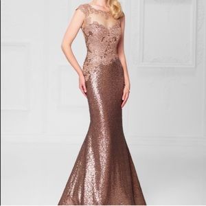 Stunning trumpet-style Formal Gown